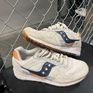 Saucony shadow 5000 8.5